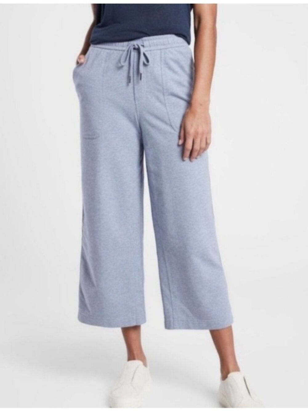 NEW Athleta Farallon Wide-Leg Cropped Pants Pull-on Blue Grey 6 Lightweight Soft